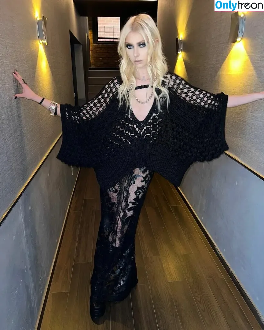Taylor Momsen nude photo #0297 (aryelsoul / taylormomsen)