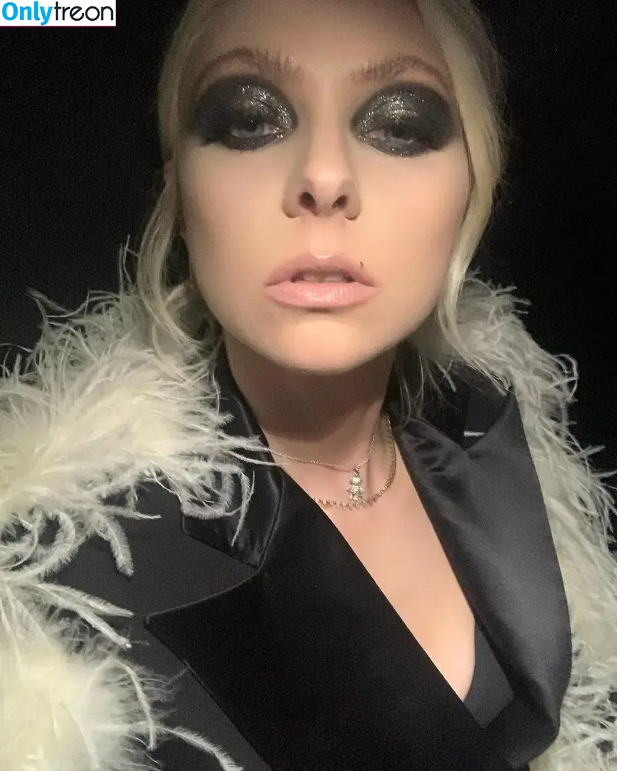 Taylor Momsen nude photo #0303 (aryelsoul / taylormomsen)