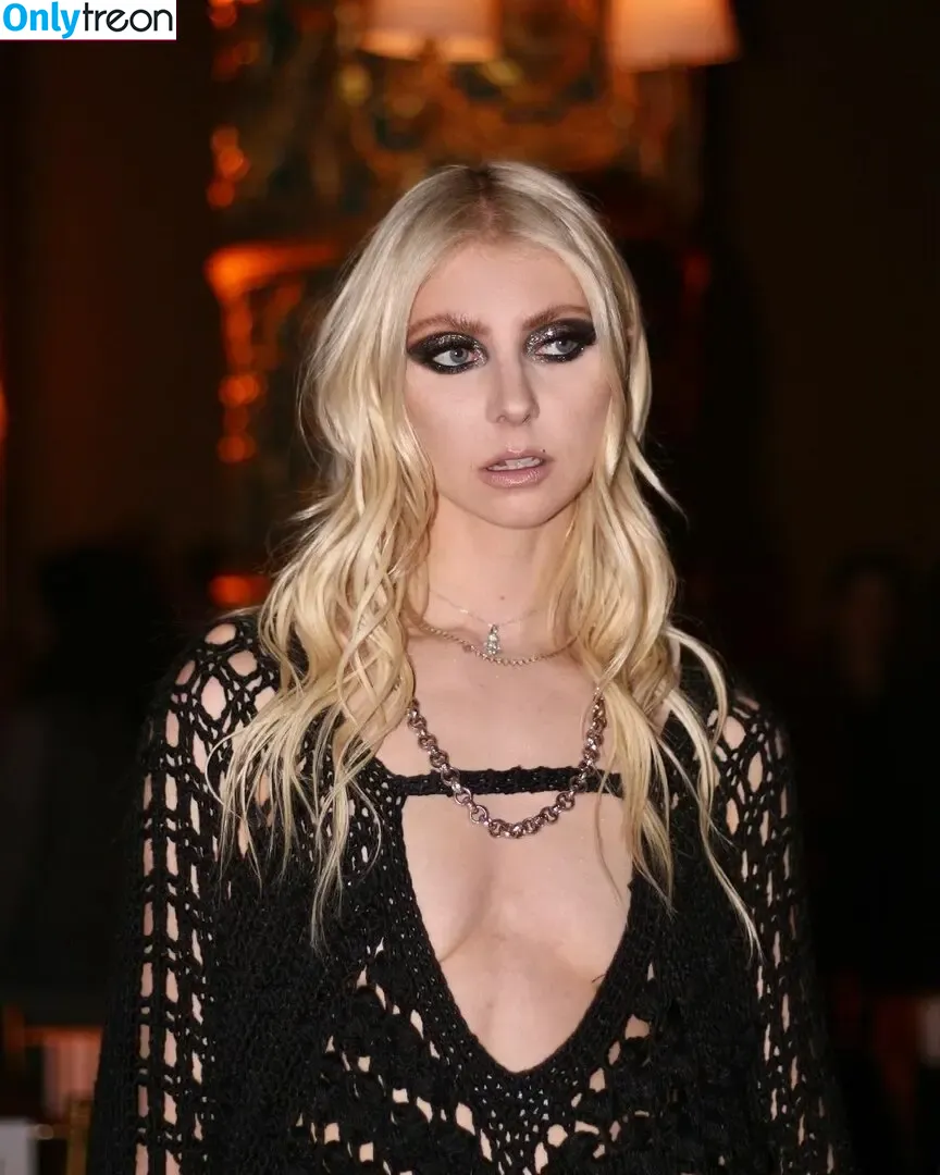 Taylor Momsen nude photo #0313 (aryelsoul / taylormomsen)