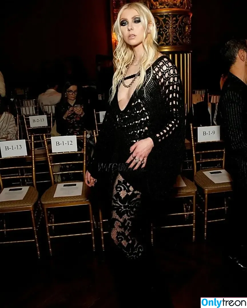 Taylor Momsen nude photo #0316 (aryelsoul / taylormomsen)