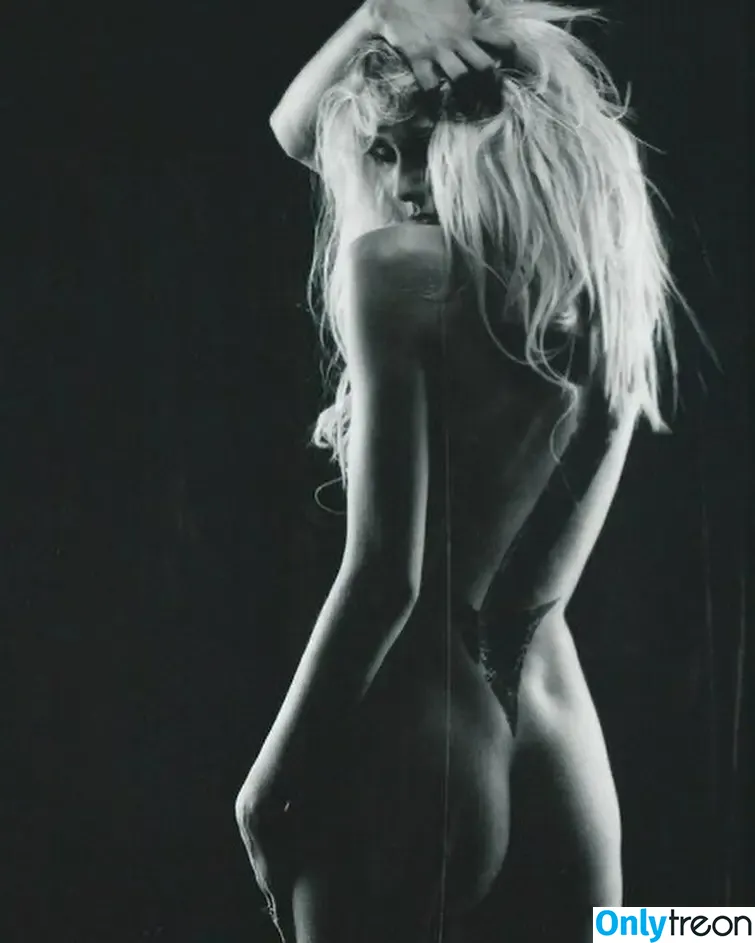 Taylor Momsen nude photo #0348 (aryelsoul / taylormomsen)