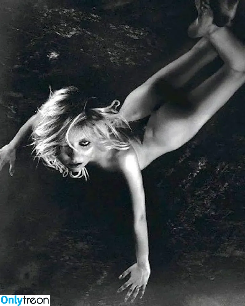 Taylor Momsen nude photo #0349 (aryelsoul / taylormomsen)