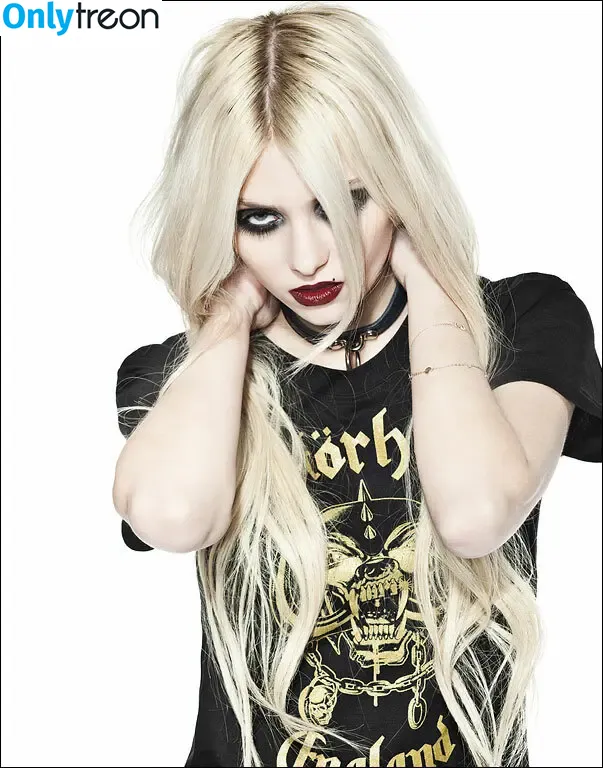 Taylor Momsen nude photo #0367 (aryelsoul / taylormomsen)