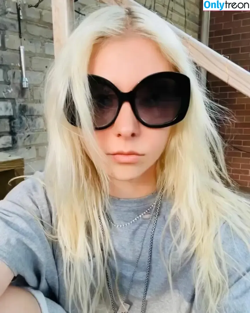 Taylor Momsen nude photo #0399 (aryelsoul / taylormomsen)