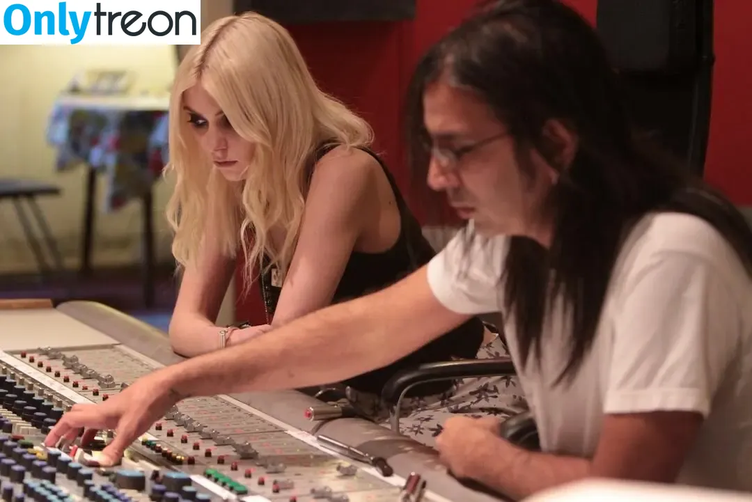 Taylor Momsen nude photo #0418 (aryelsoul / taylormomsen)