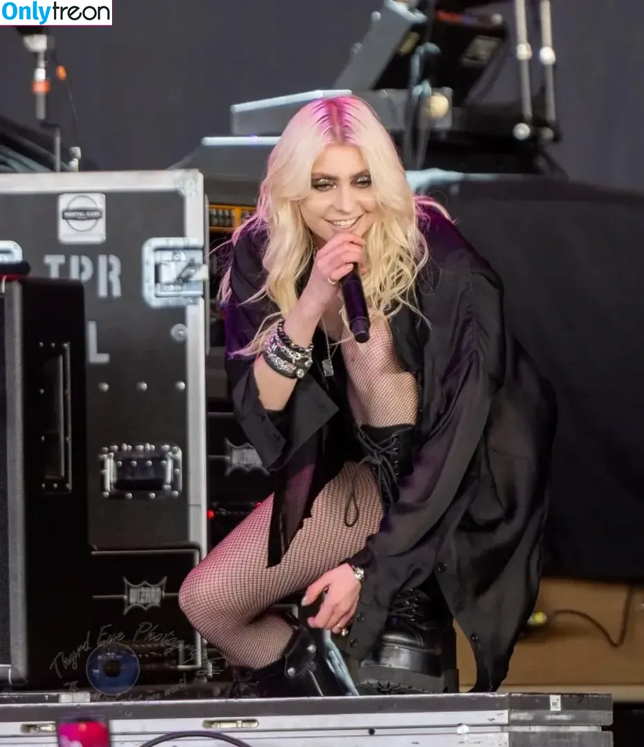 Taylor Momsen nude photo #0433 (aryelsoul / taylormomsen)