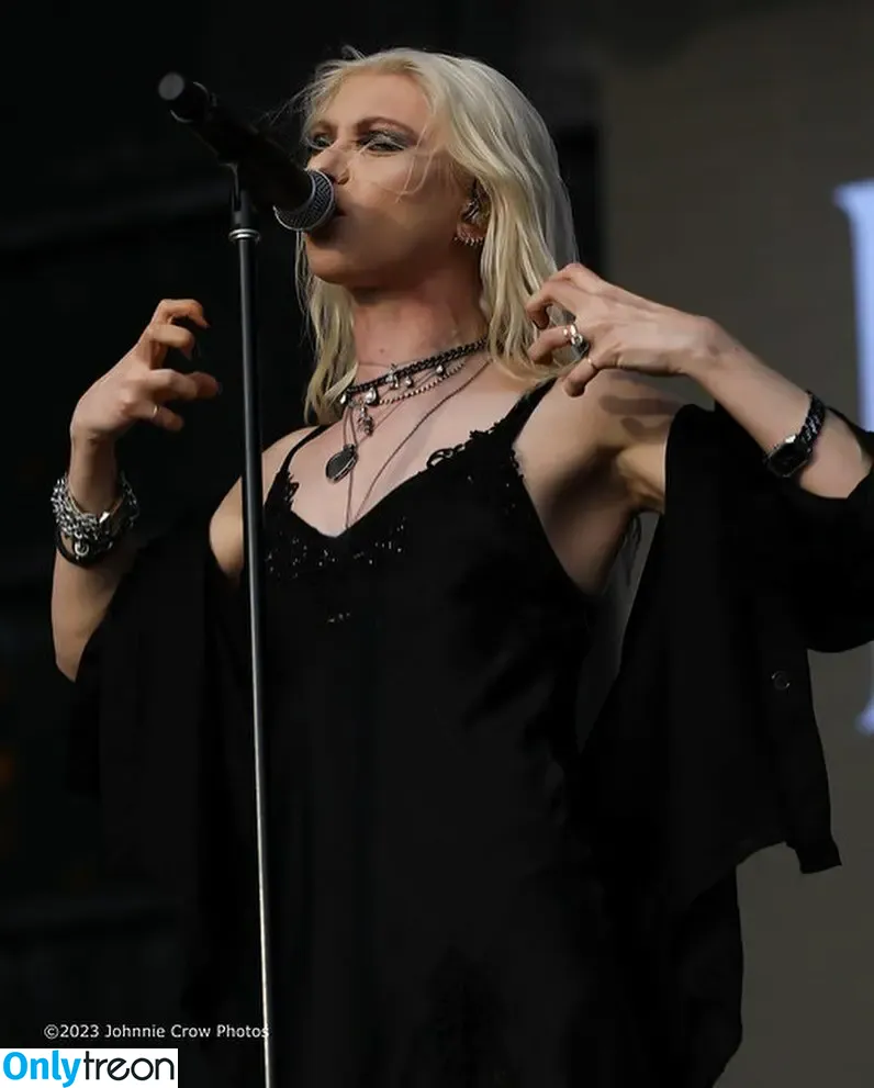 Taylor Momsen nude photo #0435 (aryelsoul / taylormomsen)