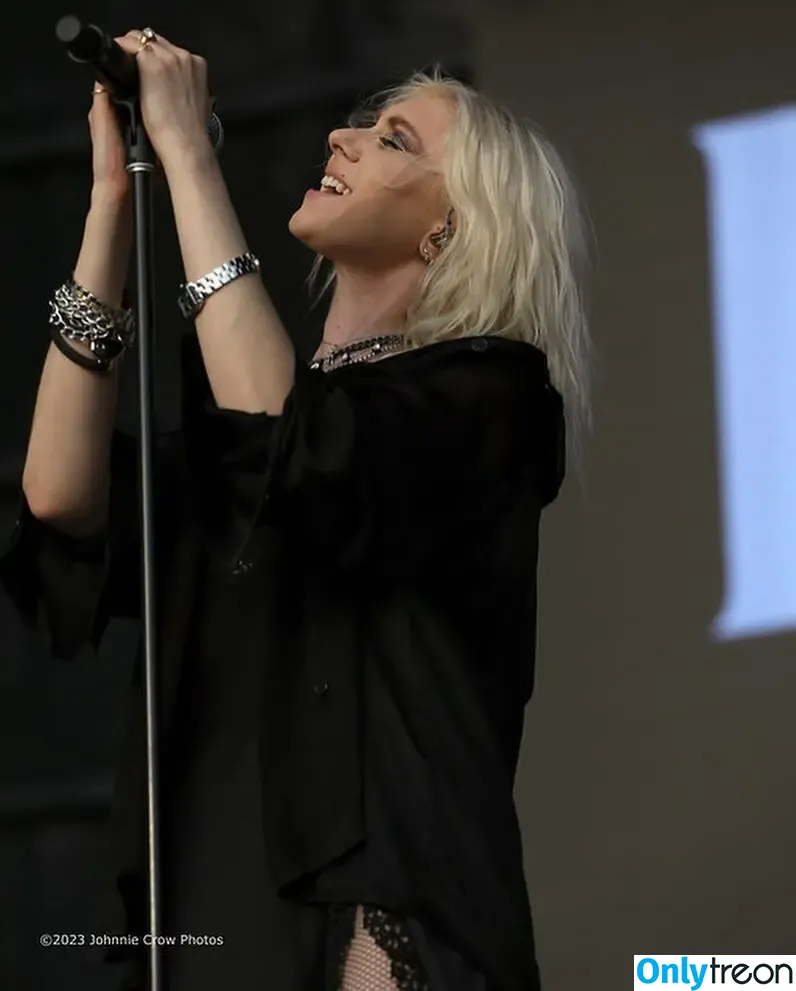 Taylor Momsen nude photo #0436 (aryelsoul / taylormomsen)
