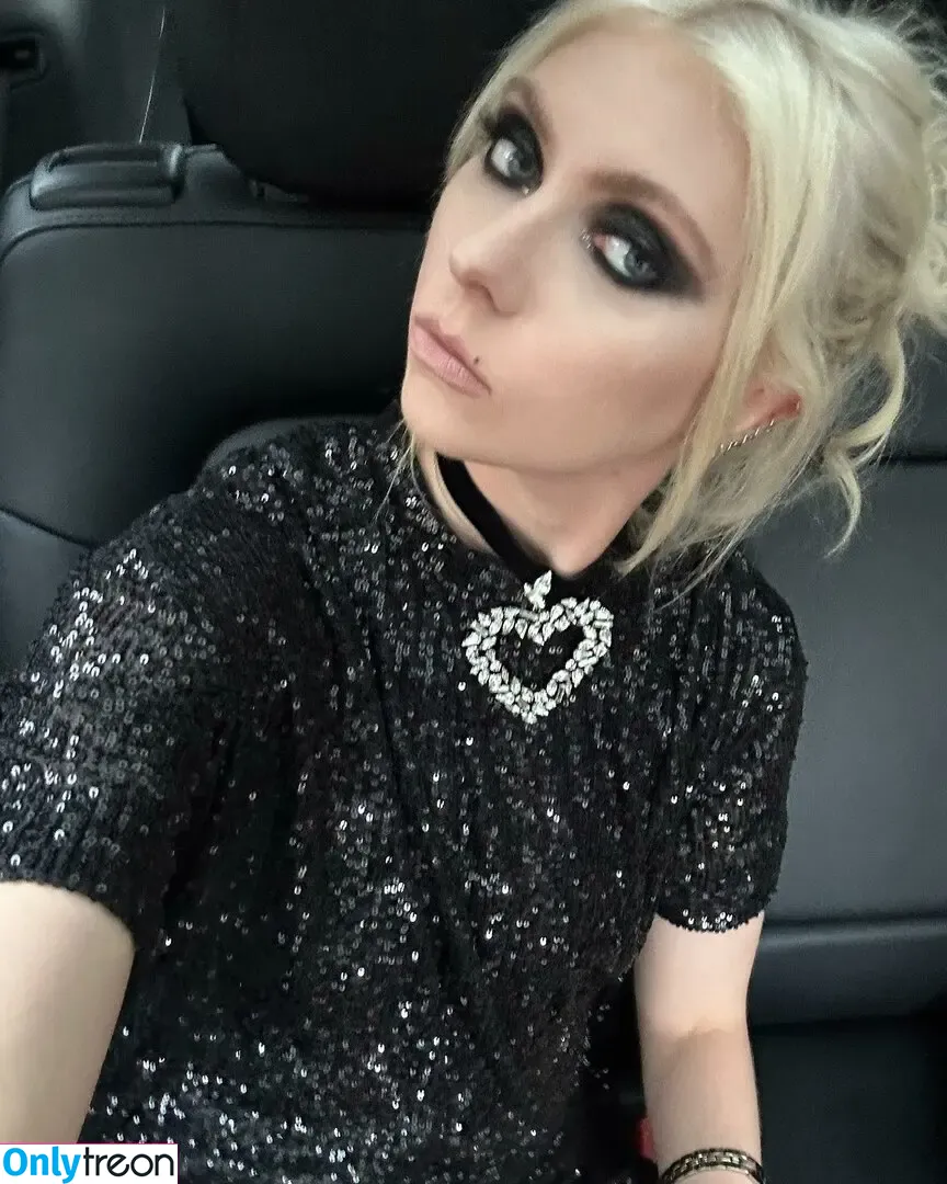 Taylor Momsen nude photo #0443 (aryelsoul / taylormomsen)
