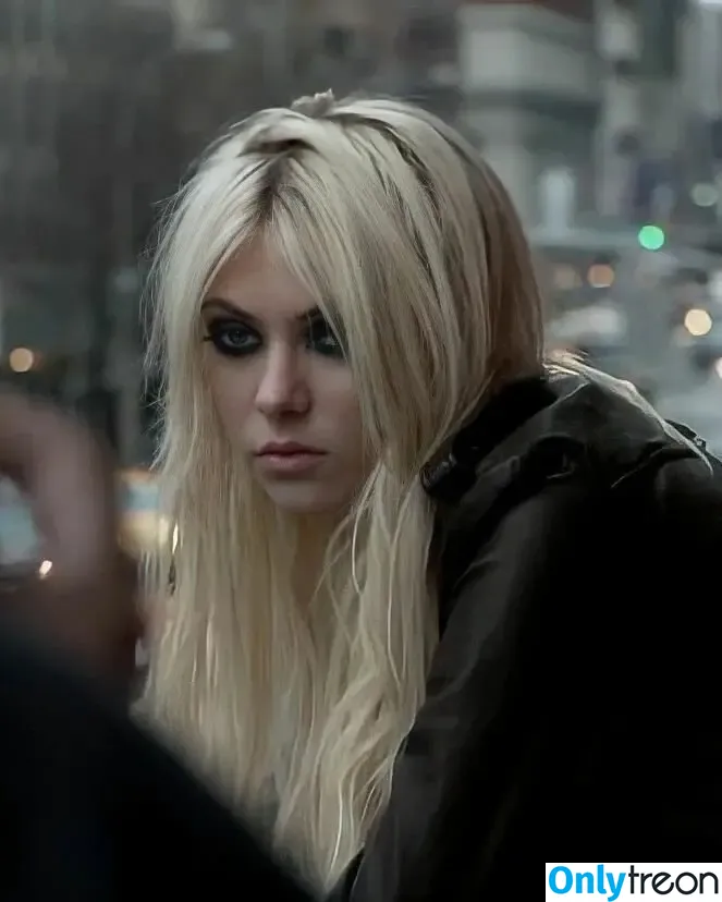 Taylor Momsen nude photo #0467 (aryelsoul / taylormomsen)