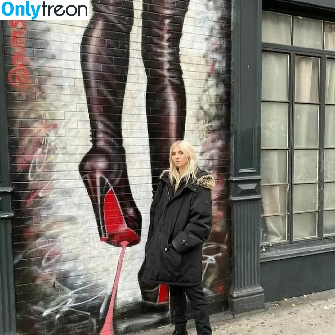 Taylor Momsen nude photo #0508 (aryelsoul / taylormomsen)