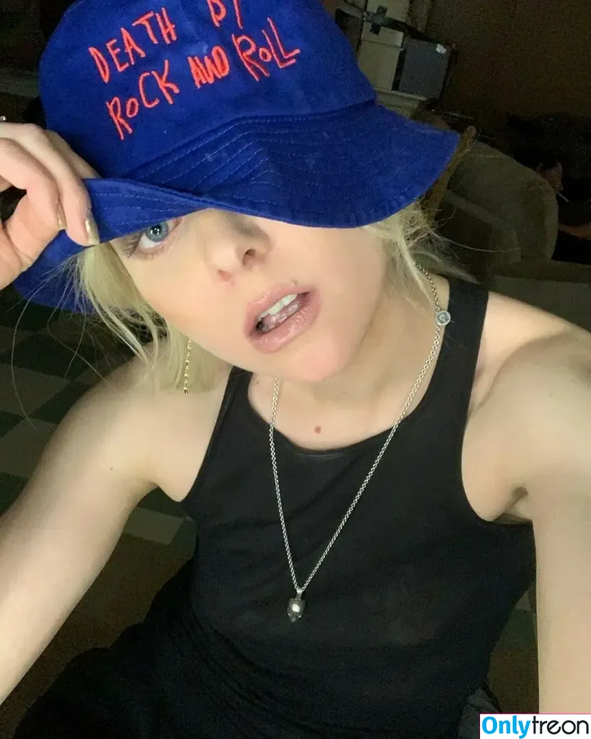 Taylor Momsen nude photo #0518 (aryelsoul / taylormomsen)
