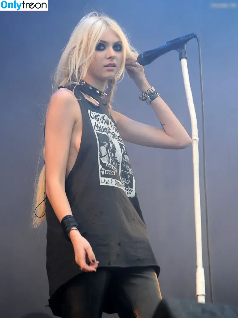 Taylor Momsen nude photo #0761 (aryelsoul / taylormomsen)