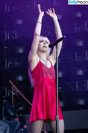 Taylor Momsen / aryelsoul / taylormomsen nude photo #1074