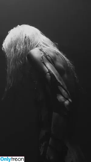 Taylor Momsen / aryelsoul / taylormomsen nude photo #1091