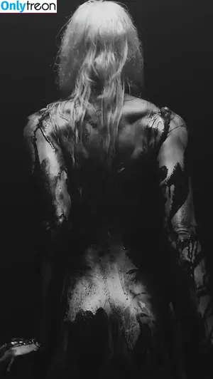 Taylor Momsen / aryelsoul / taylormomsen nude photo #1092
