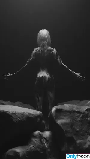 Taylor Momsen / aryelsoul / taylormomsen nude photo #1093