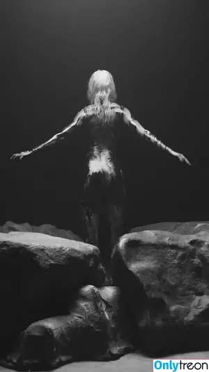Taylor Momsen / aryelsoul / taylormomsen nude photo #1094