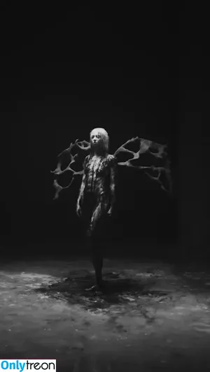 Taylor Momsen / aryelsoul / taylormomsen nude photo #1095