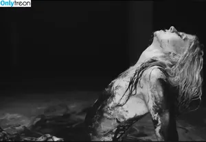 Taylor Momsen / aryelsoul / taylormomsen nude photo #1098
