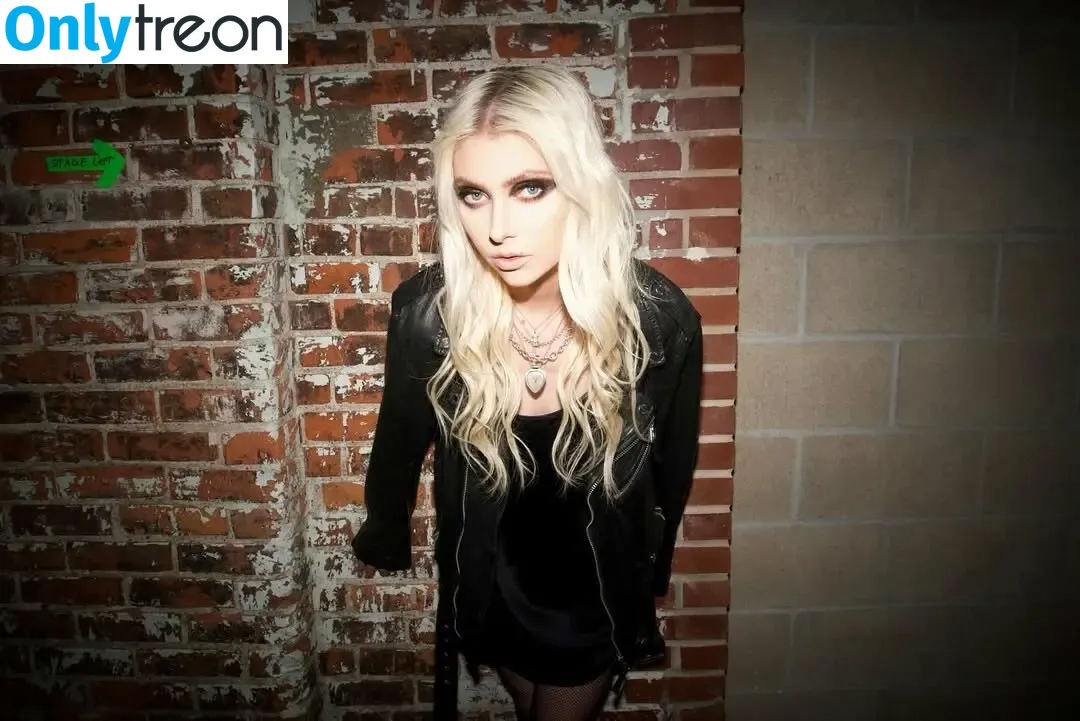 Taylor Momsen nude photo #1060 (aryelsoul / taylormomsen)