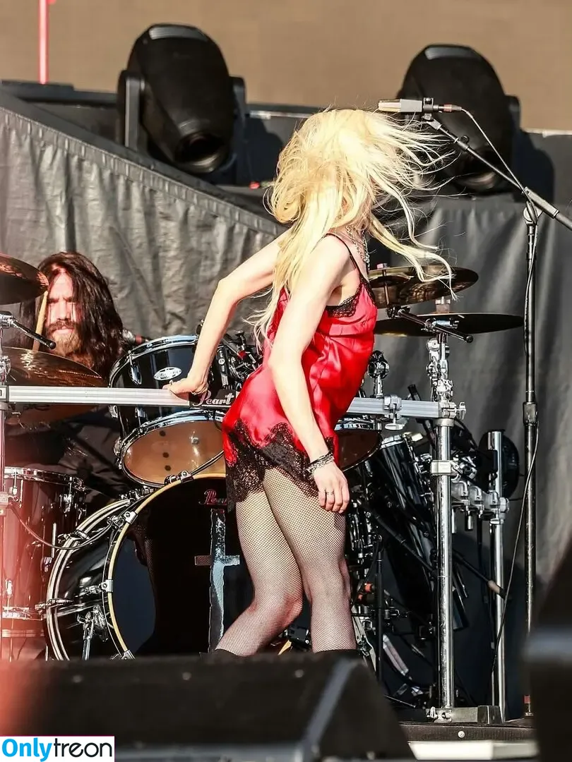 Taylor Momsen nude photo #1081 (aryelsoul / taylormomsen)