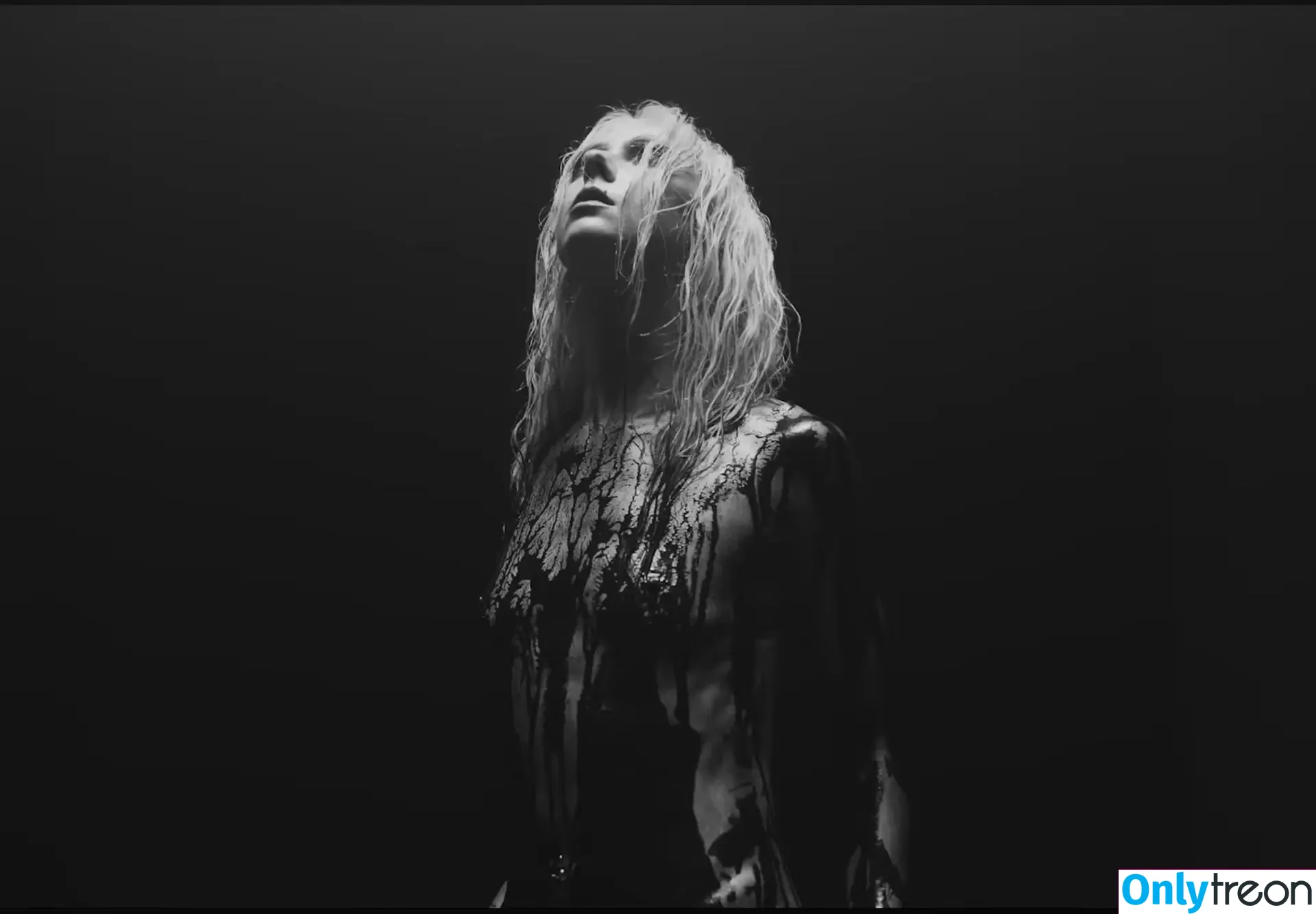 Taylor Momsen nude photo #1096 (aryelsoul / taylormomsen)