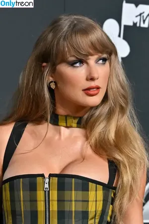 Taylor Swift / shawtiee / taylorswift / taylorswift13 nude photo #9036