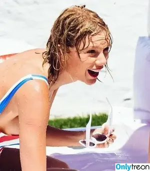 Taylor Swift / shawtiee / taylorswift / taylorswift13 nude photo #9083