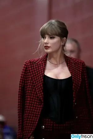 Taylor Swift / shawtiee / taylorswift / taylorswift13 nude photo #9128