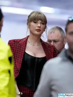 Taylor Swift / shawtiee / taylorswift / taylorswift13 nude photo #9137