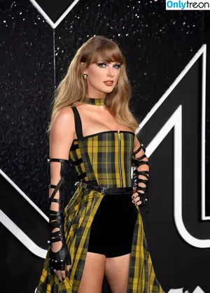 Taylor Swift / shawtiee / taylorswift / taylorswift13 nude photo #9195