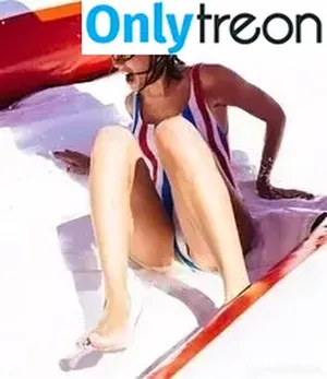 Taylor Swift / shawtiee / taylorswift / taylorswift13 nude photo #9352
