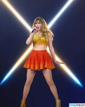 Taylor Swift / shawtiee / taylorswift / taylorswift13 nude photo #9355