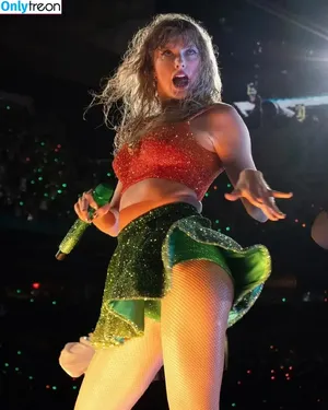 Taylor Swift / shawtiee / taylorswift / taylorswift13 nude photo #9358