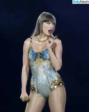 Taylor Swift / shawtiee / taylorswift / taylorswift13 nude photo #9458