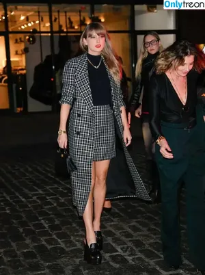 Taylor Swift / shawtiee / taylorswift / taylorswift13 nude photo #9525