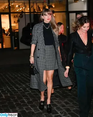 Taylor Swift / shawtiee / taylorswift / taylorswift13 nude photo #9526