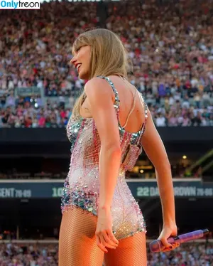 Taylor Swift / shawtiee / taylorswift / taylorswift13 nude photo #9532