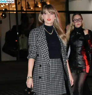 Taylor Swift / shawtiee / taylorswift / taylorswift13 nude photo #9587