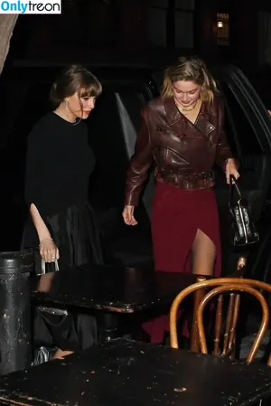 Taylor Swift / shawtiee / taylorswift / taylorswift13 nude photo #9608