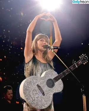 Taylor Swift / shawtiee / taylorswift / taylorswift13 nude photo #9675