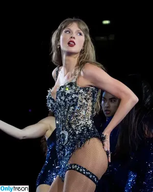 Taylor Swift / shawtiee / taylorswift / taylorswift13 nude photo #9817
