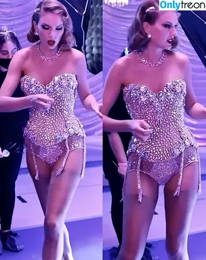 Taylor Swift / shawtiee / taylorswift / taylorswift13 nude photo #9843
