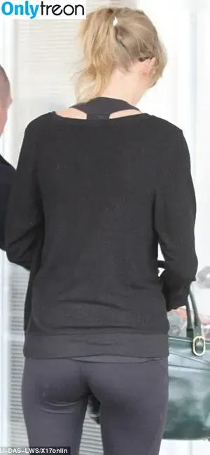 Taylor Swift / shawtiee / taylorswift / taylorswift13 nude photo #9886