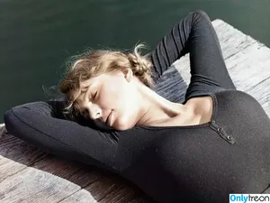 Taylor Swift / shawtiee / taylorswift / taylorswift13 nude photo #9921