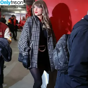 Taylor Swift / shawtiee / taylorswift / taylorswift13 nude photo #9959