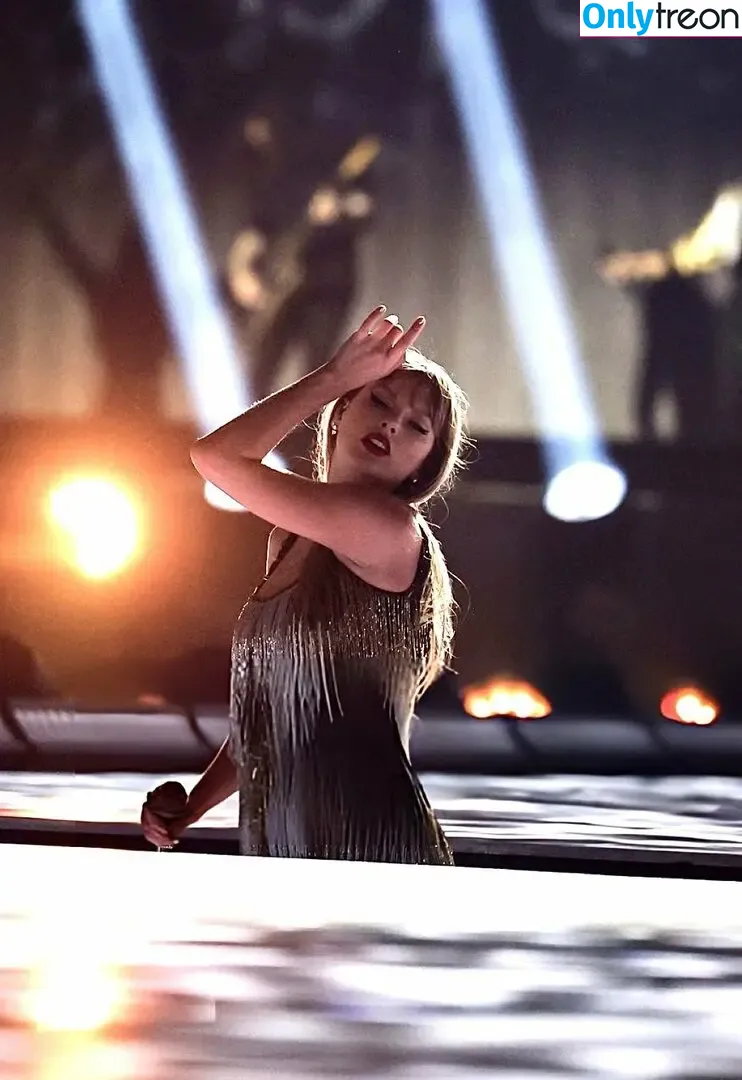 Taylor Swift nude photo #9332 (shawtiee / taylorswift / taylorswift13)
