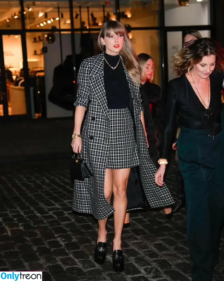 Taylor Swift nude photo #9526 (shawtiee / taylorswift / taylorswift13)