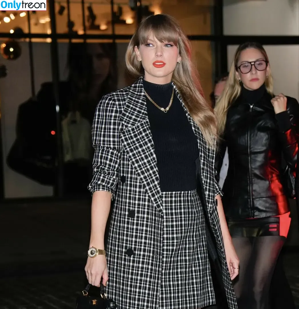 Taylor Swift nude photo #9587 (shawtiee / taylorswift / taylorswift13)